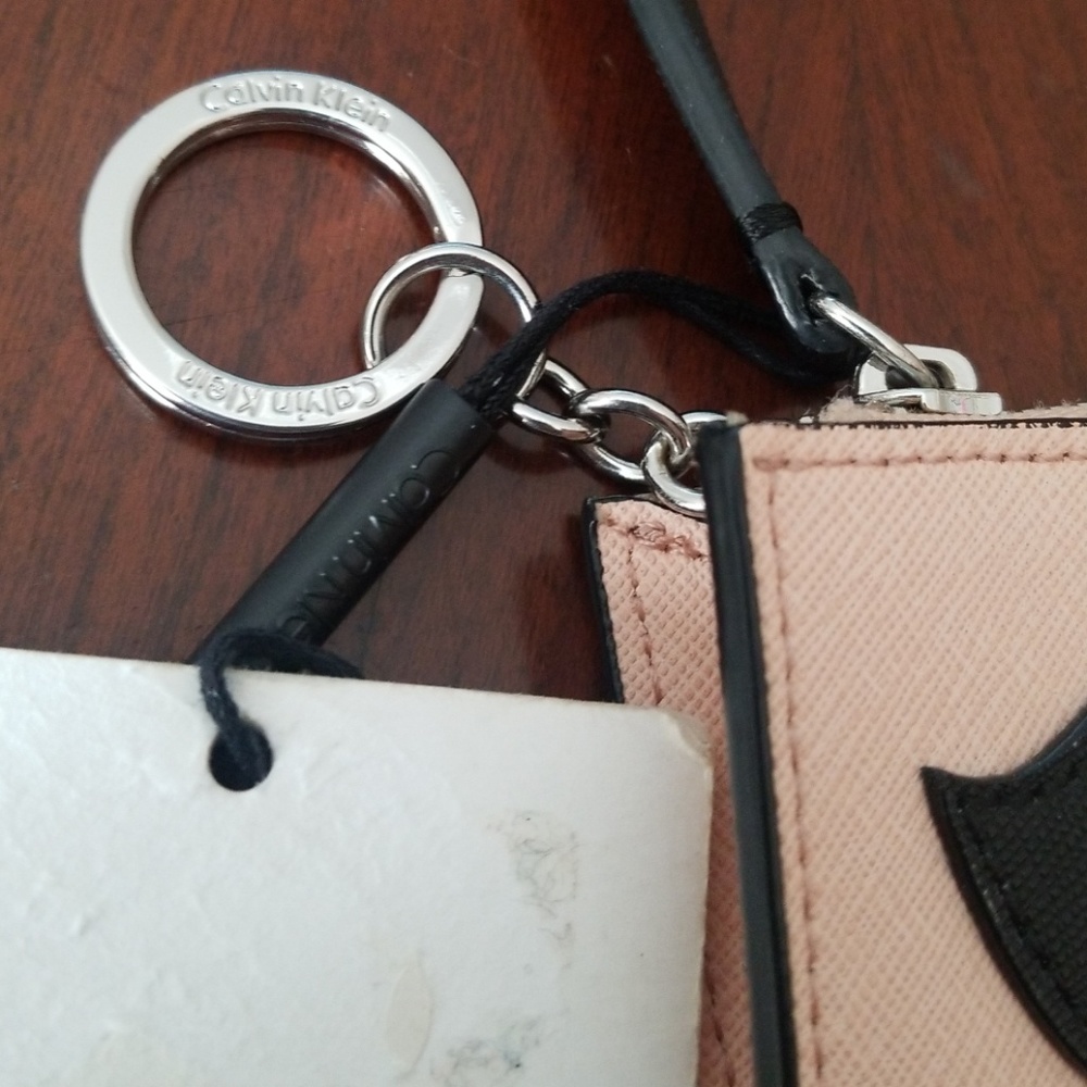Calvin Klein Coin Key Wallet - Picture 2 of 4